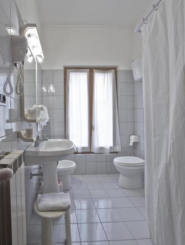 Hotel Valentini Inn Foligno Exteriör bild