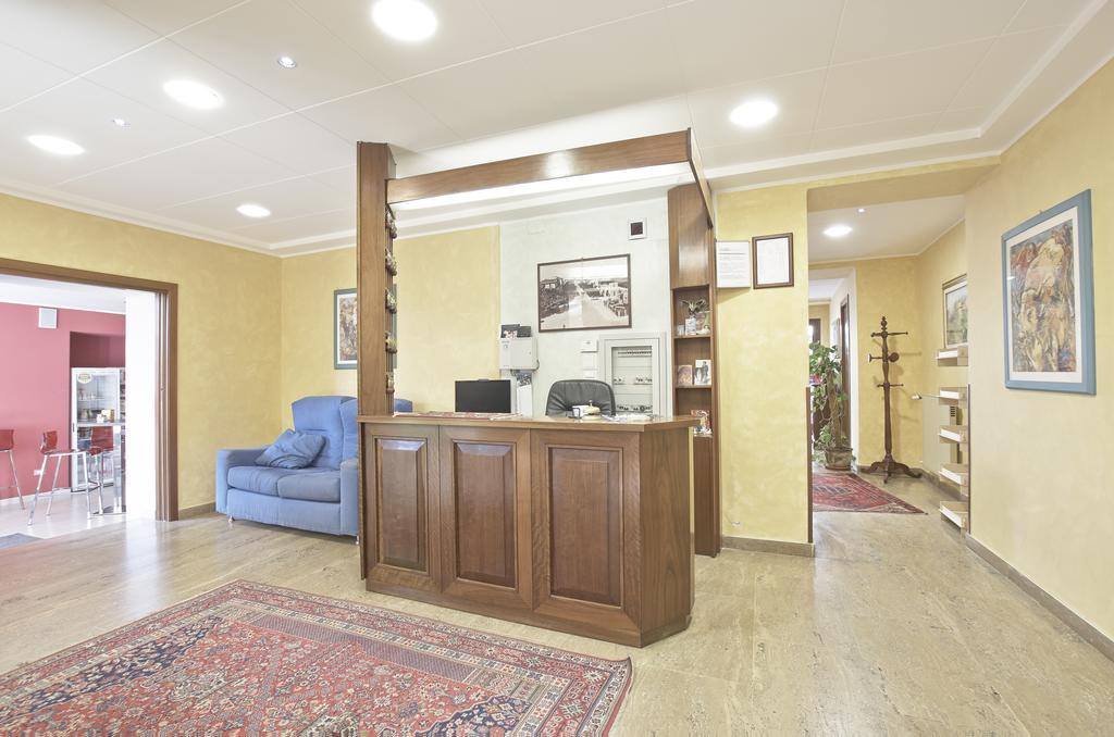 Hotel Valentini Inn Foligno Exteriör bild