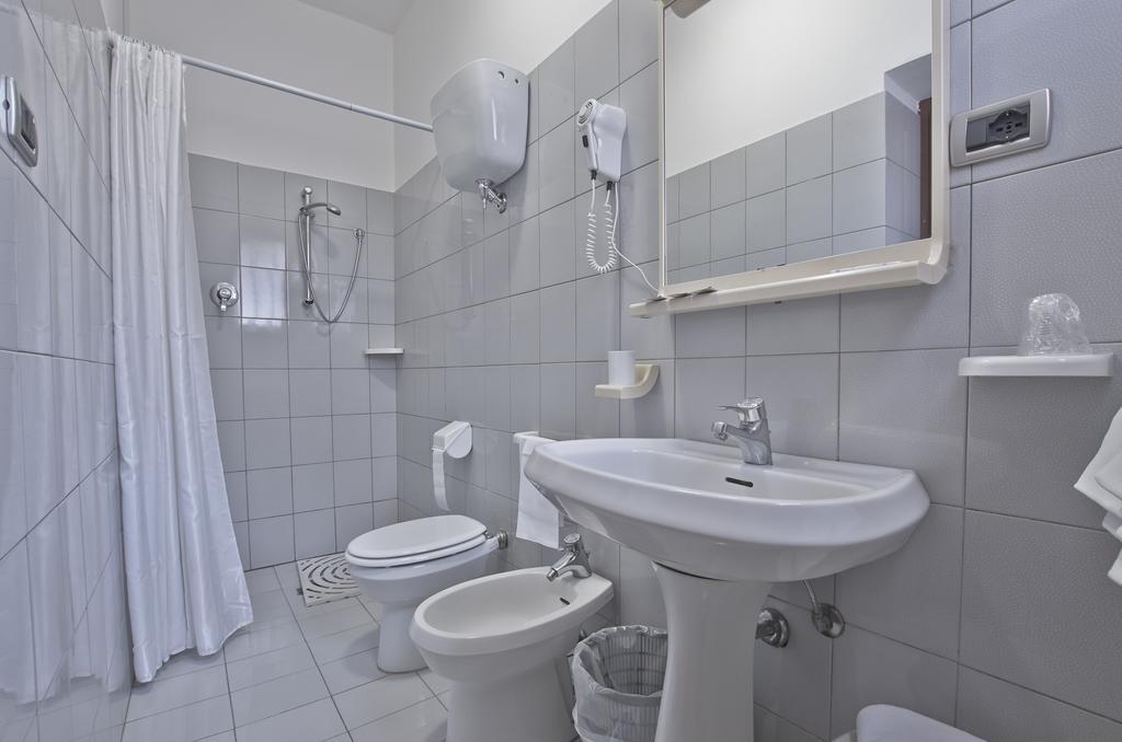Hotel Valentini Inn Foligno Rum bild