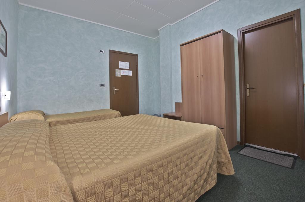 Hotel Valentini Inn Foligno Rum bild